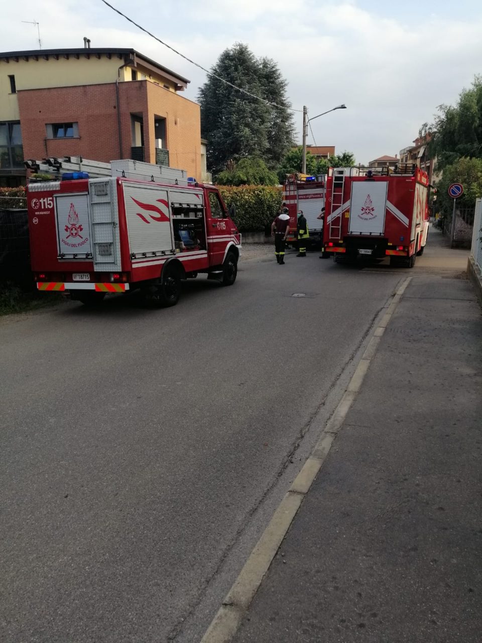 Incendio in via Cadorna: arrivano i pompieri a Turate