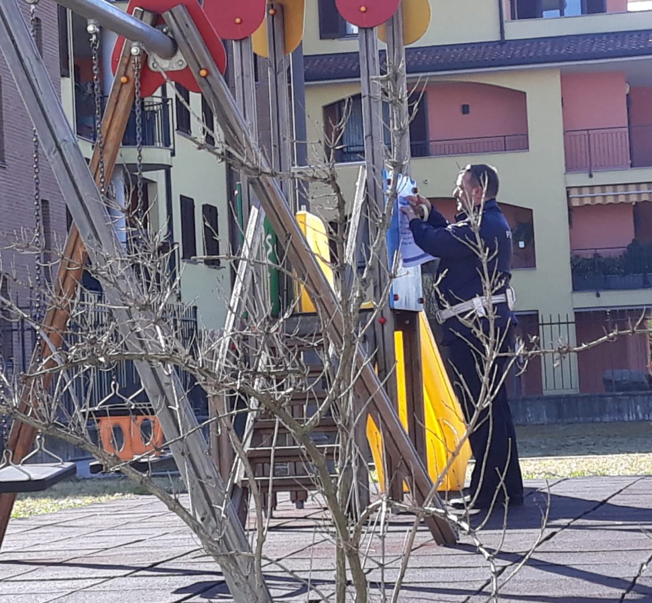 Viscardi (Pd): “Aprite i parchetti giochi a Tradate, come ha fatto Lonate”