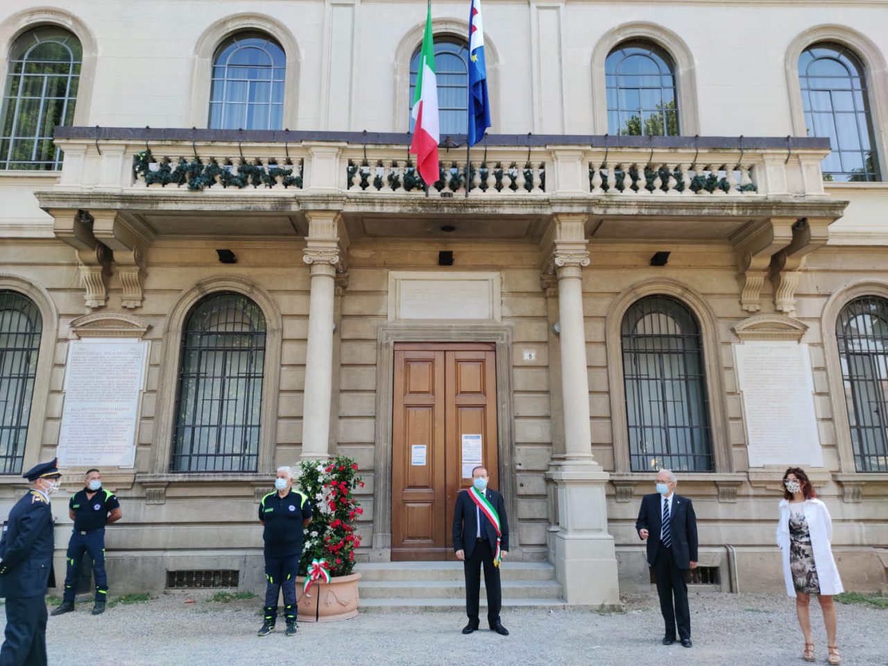 Festa della Repubblica a Tradate. Il sindaco: “Grazie a chi ha collaborato durante l’emergenza”