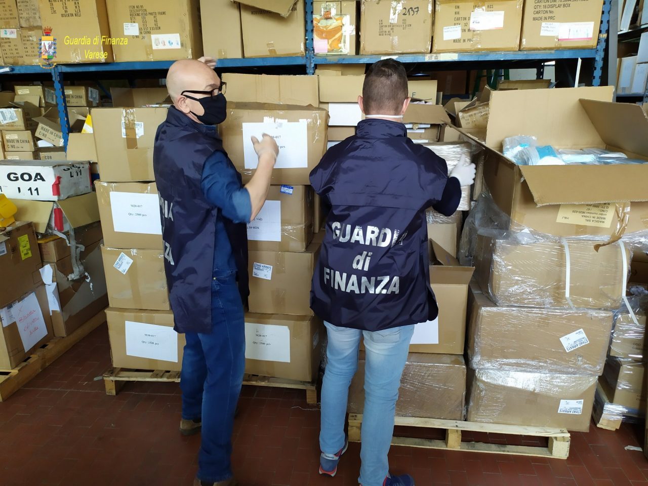 Distribuite a istituzioni ed enti le 285mila mascherine sequestrate a Samarate