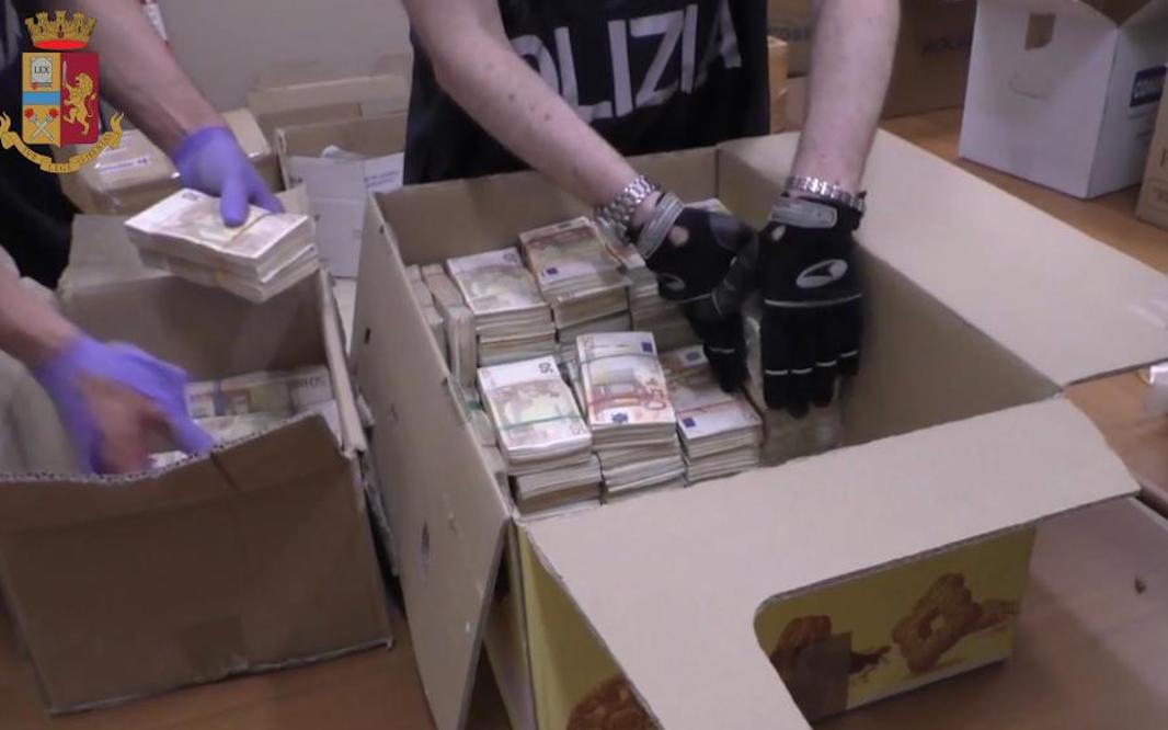 Il “tesoro” dei narcotrafficanti in una casa milanese: oltre 15milioni di euro in contanti