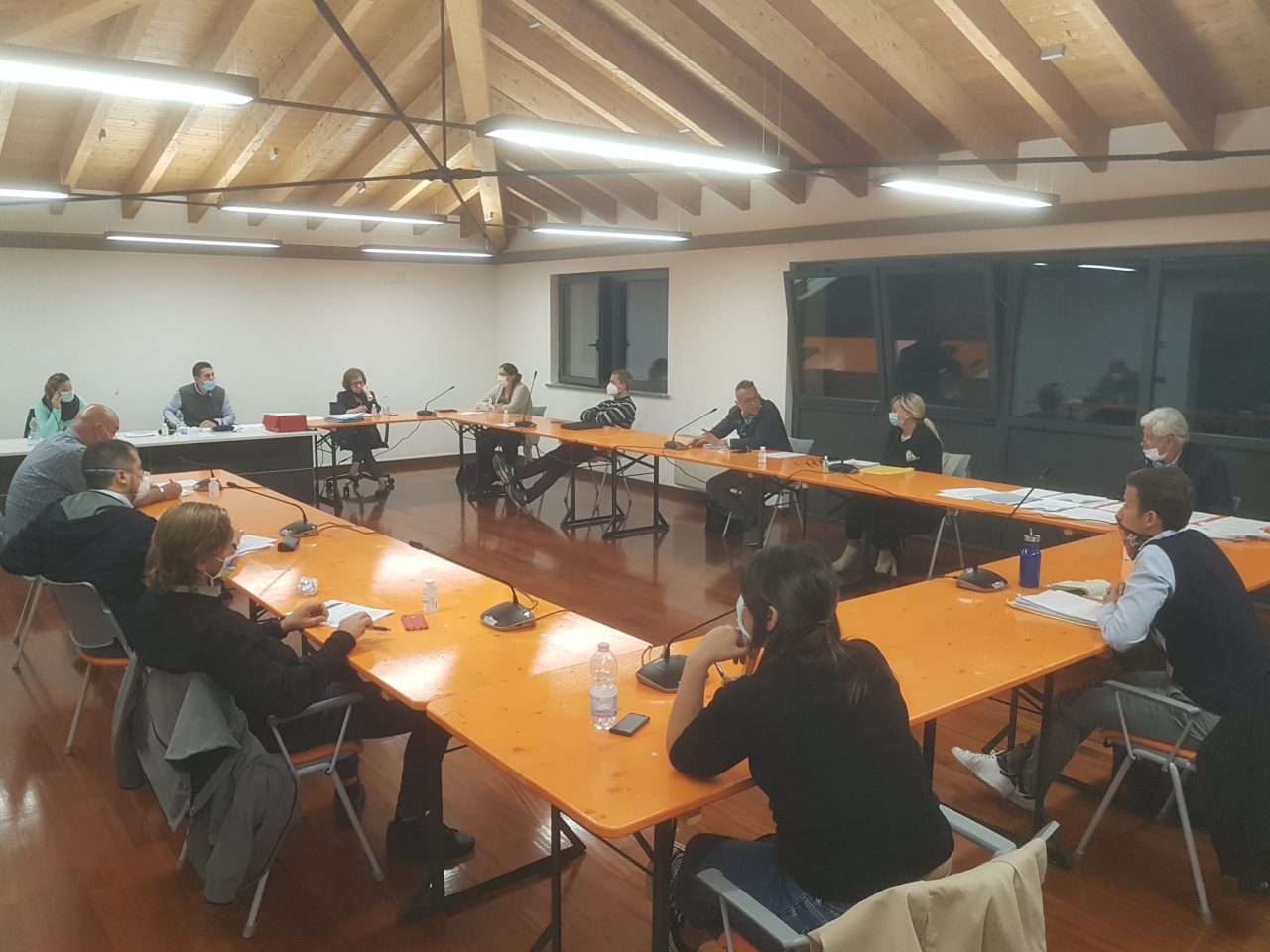 Venegono Inferiore, via alla manovra da 300mila euro contro l’emergenza