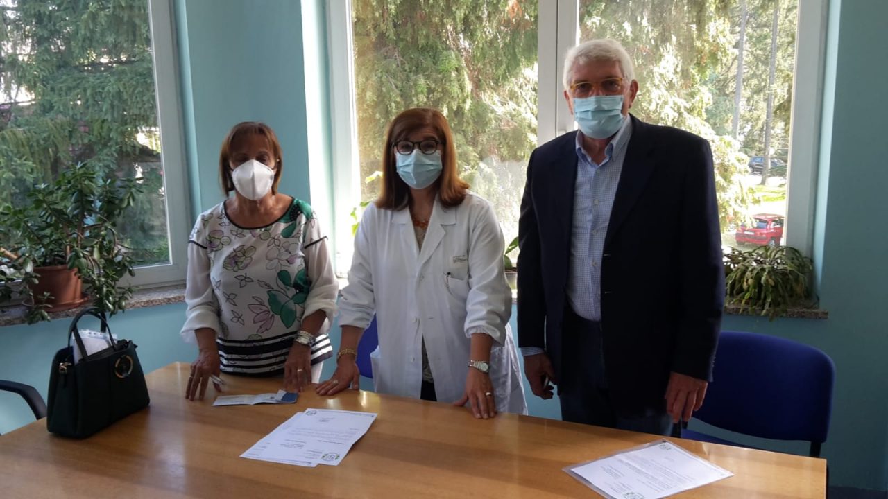 Un aiuto dal centro anziani al Pronto Soccorso: donazione da La Trasparenza al Galmarini
