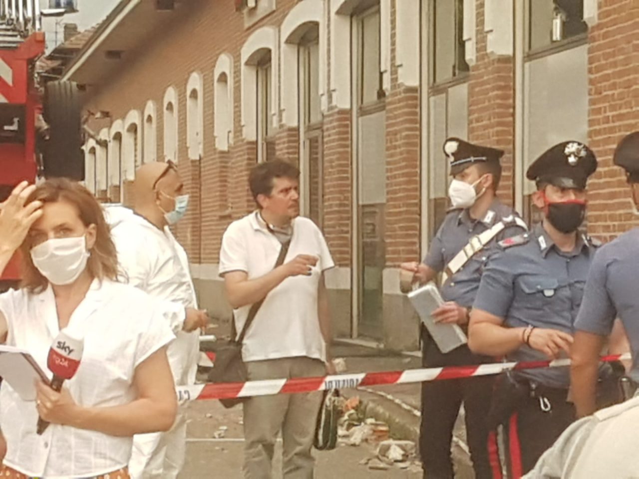 Il sindaco salvo per mezzo passo: “L’ho vista sparire coi suoi bambini”