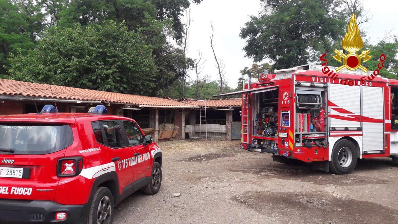 Incendio in un’azienda agricola, Vigili del Fuoco a Busto Arsizio
