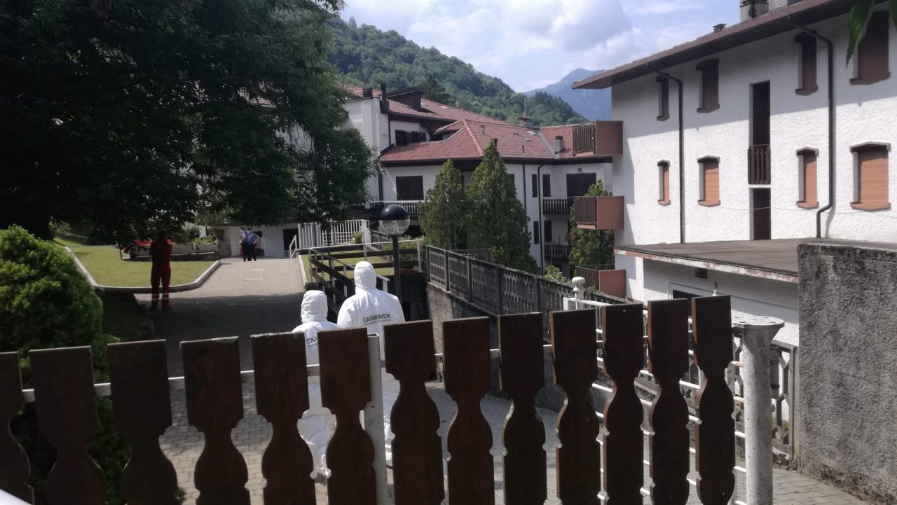 Padre uccide i due figli, manda un messaggio alla moglie e poi si getta dal ponte