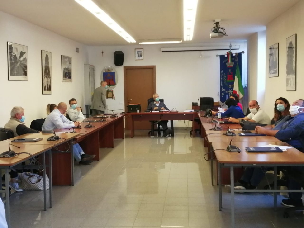 Cislago, il consiglio comunale tra tensioni, scuse e colpi di scena