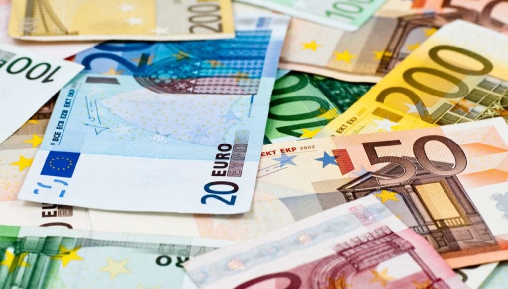 Nullatenente ma con un giro di contanti milionario: arrestato un caronnese