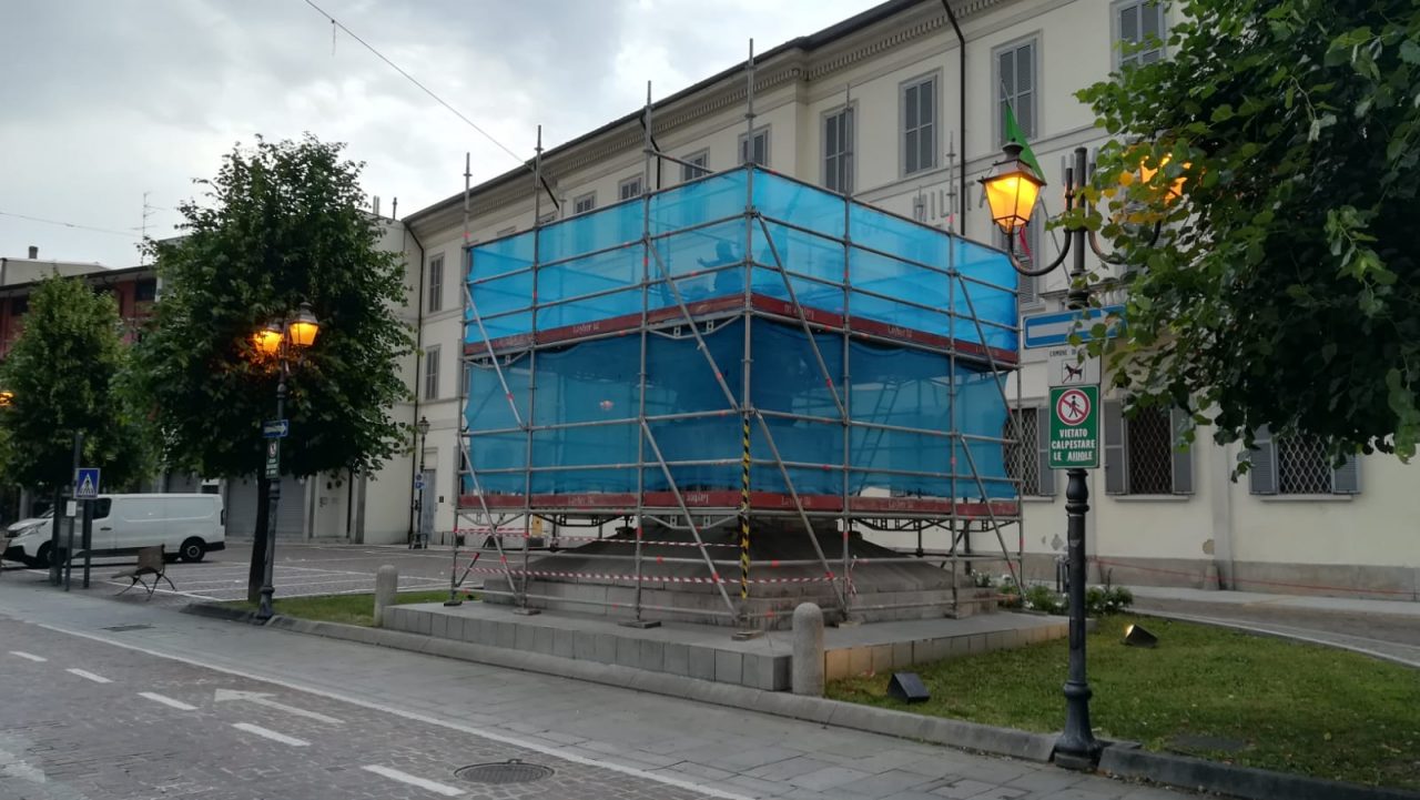 Restauro in atto per il Monumento dei Caduti