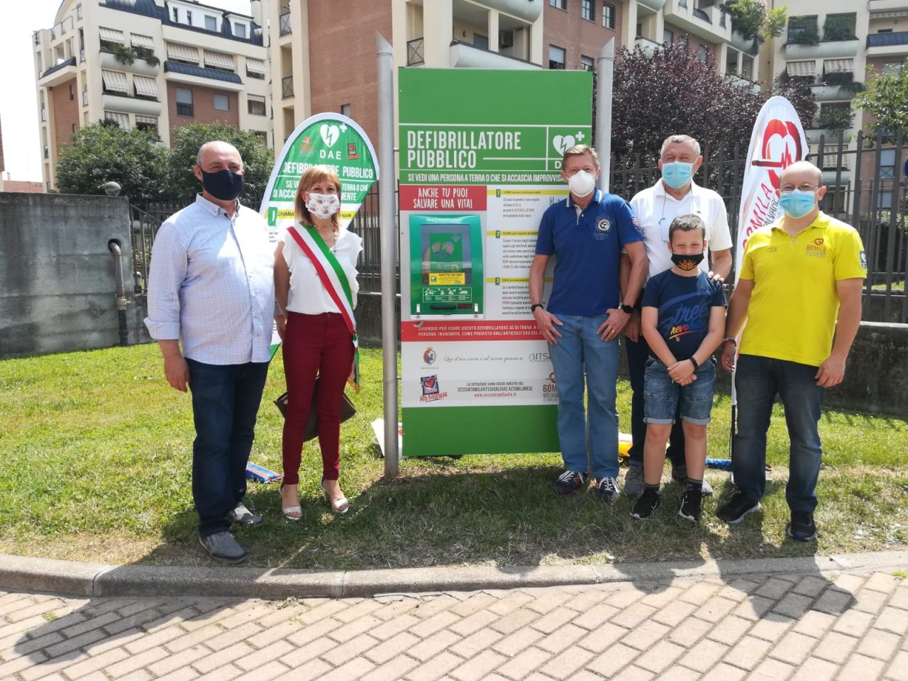 Donato alla città un nuovo defibrillatore