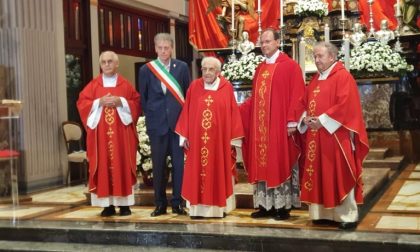 Don Cesare Catella compie 100 anni: festa in parrocchia FOTO