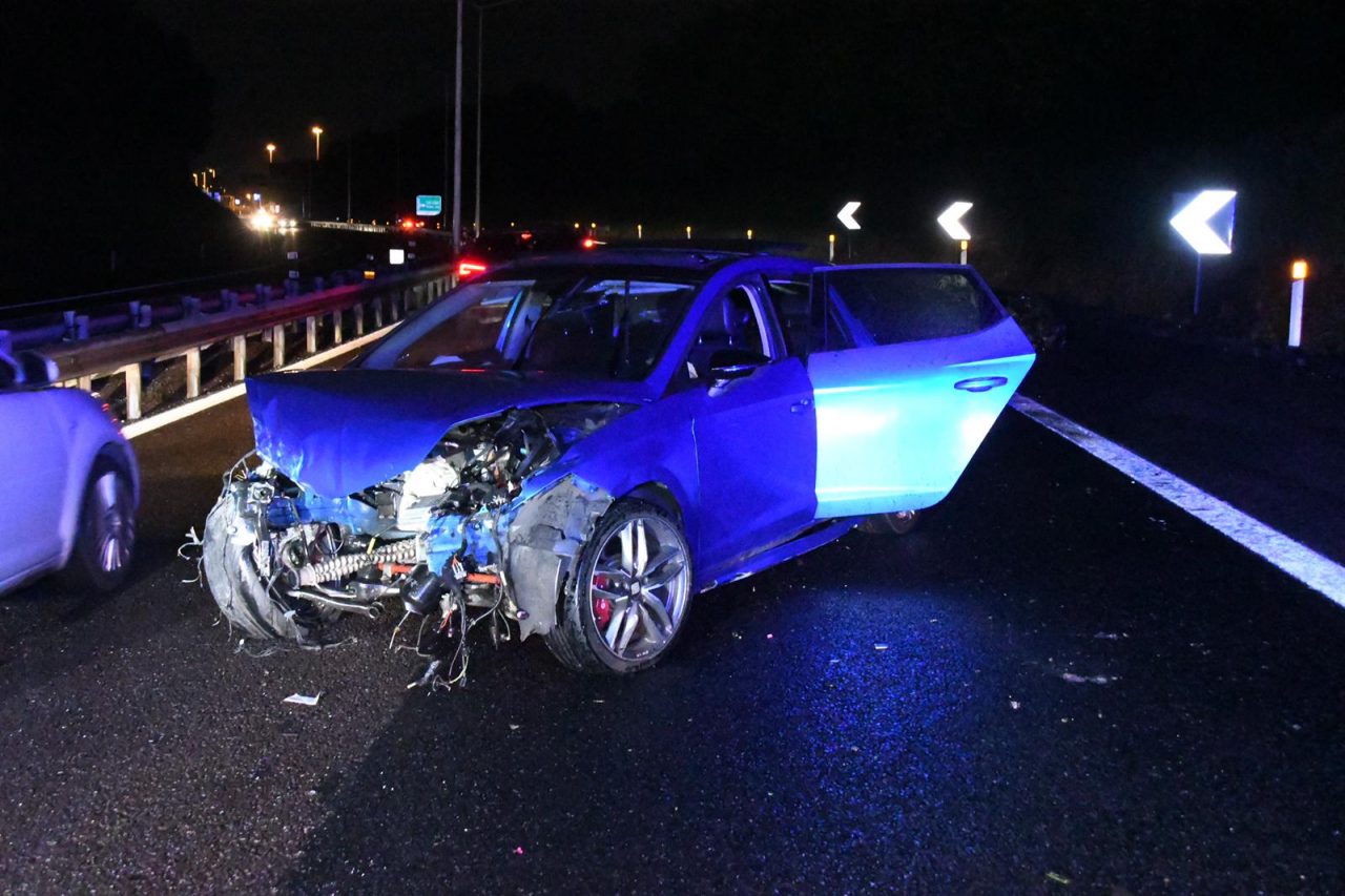 Schianto contro il guardrail, l’auto perde il motore. Feriti tre ragazzi, uno è di Misinto VIDEO