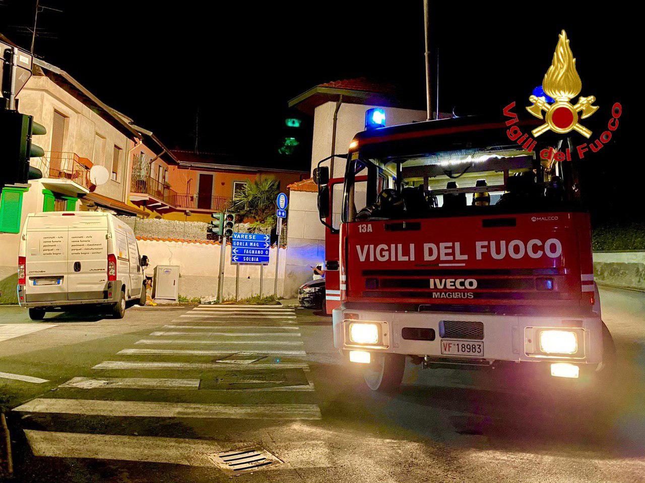FURGONE CONTRO UN MURO A GORLA MINORE