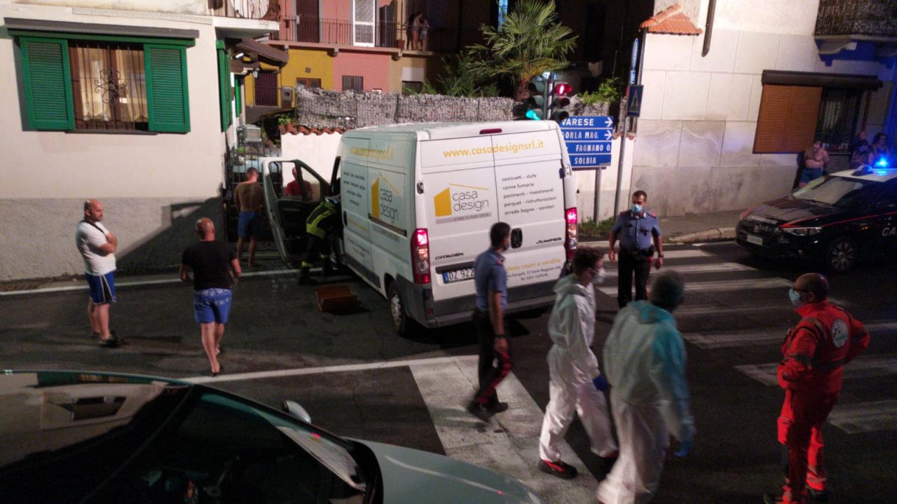 FURGONE CONTRO UN MURO A GORLA MINORE