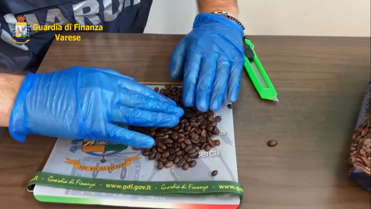 caffè corretto alla cocaina fermato a malpensa