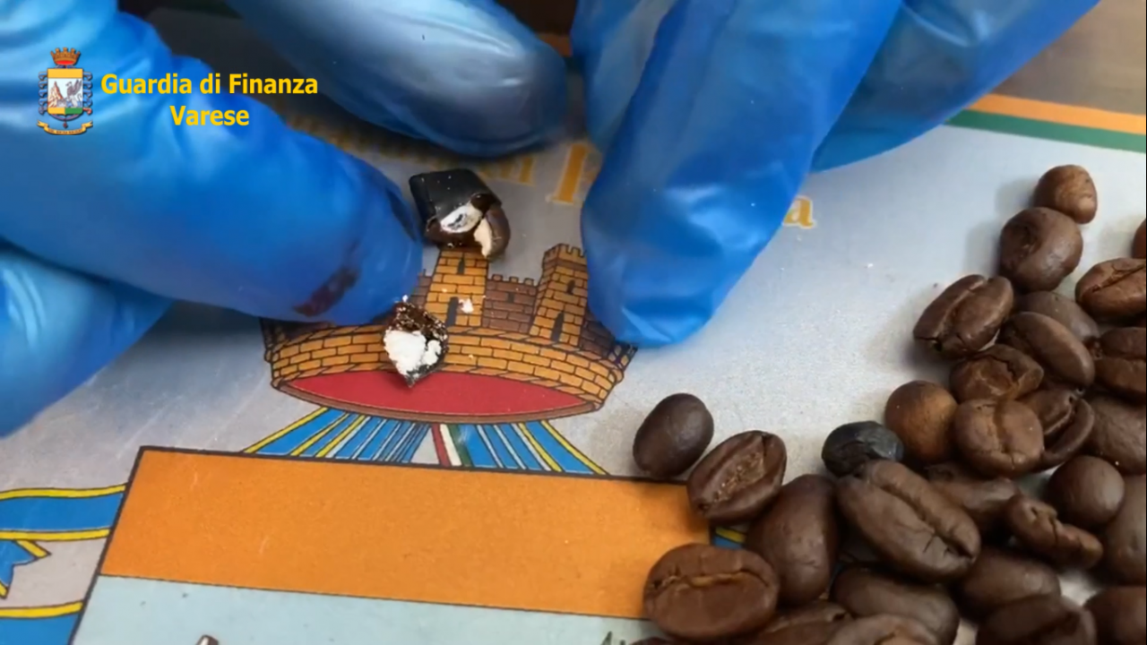 caffè corretto alla cocaina fermato a malpensa