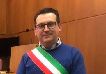 Tragedia a Castronno, il sindaco “striglia” i commentatori social: “Mettetevi nei panni dei parenti”