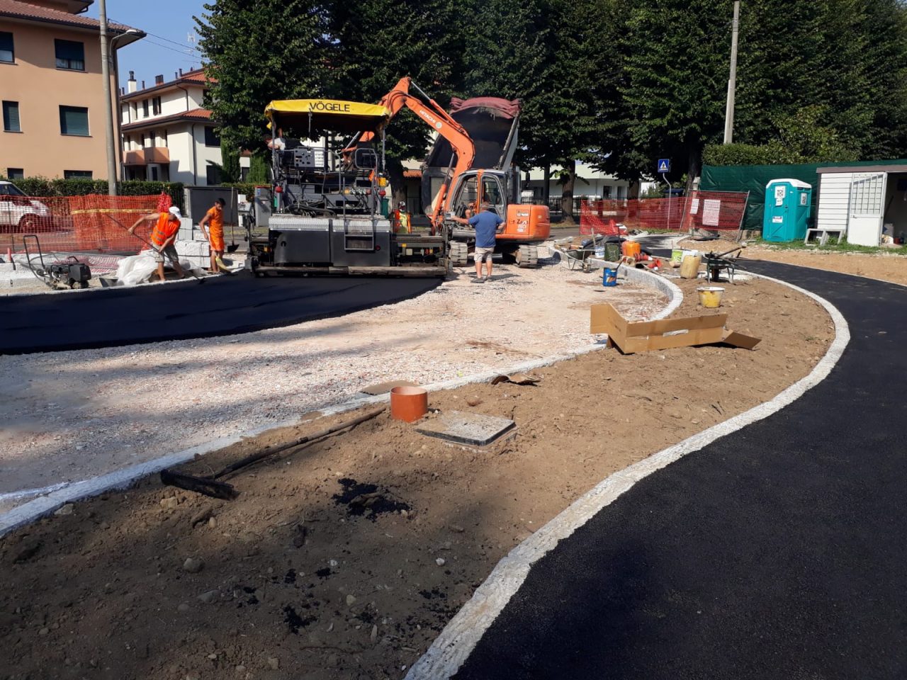 rotonda via crestani tradate cantiere