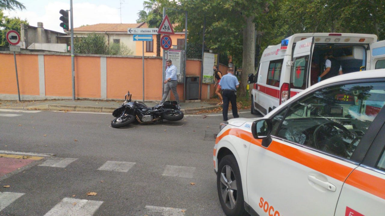 auto contro moto a castellanza