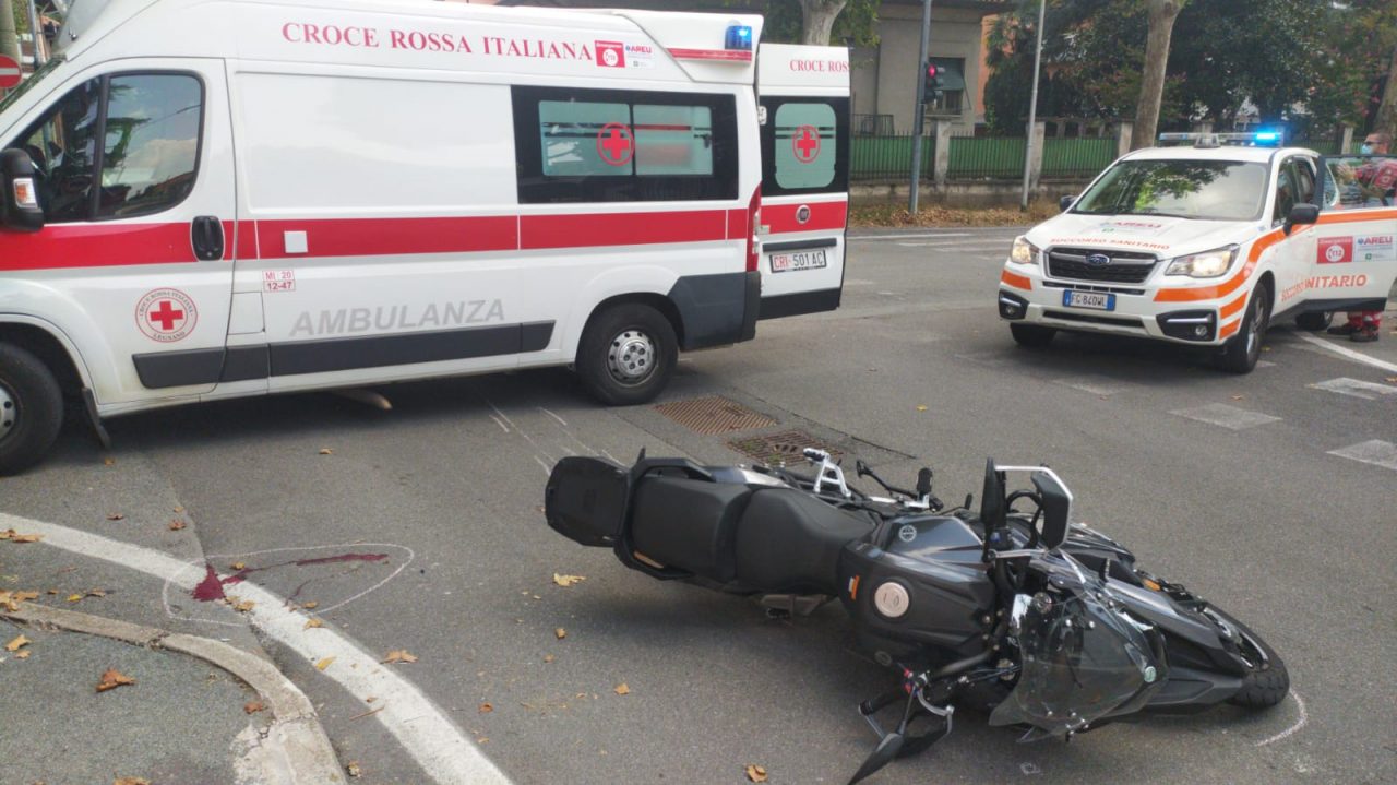auto contro moto a castellanza