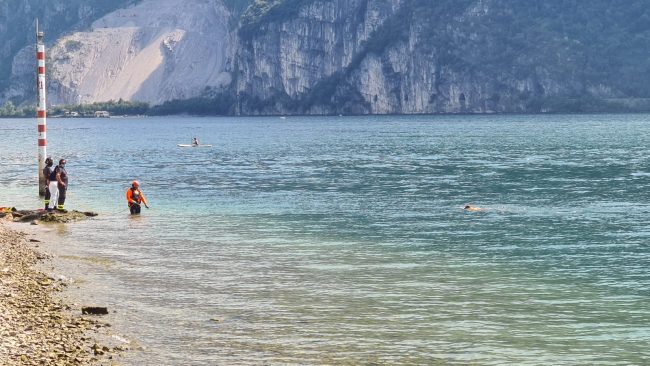 Ragazzina 12enne dispersa nel lago: in corso le ricerche