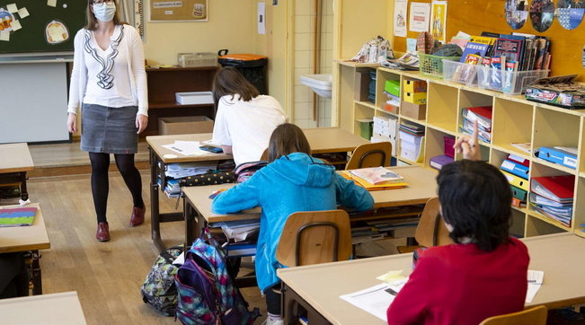 Canegrate, maestra a scuola senza febbre ma coi sintomi: tre classi in quarantena