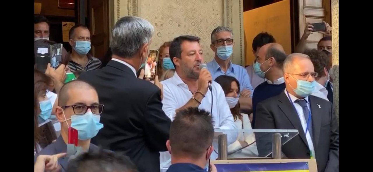Salvini all’assemblea provinciale a Saronno, tra militanti e big del Varesotto
