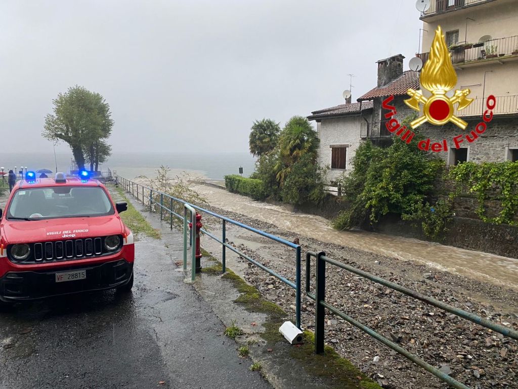 Travolto dal torrente mentre cerca funghi: ultimi aggiornamenti