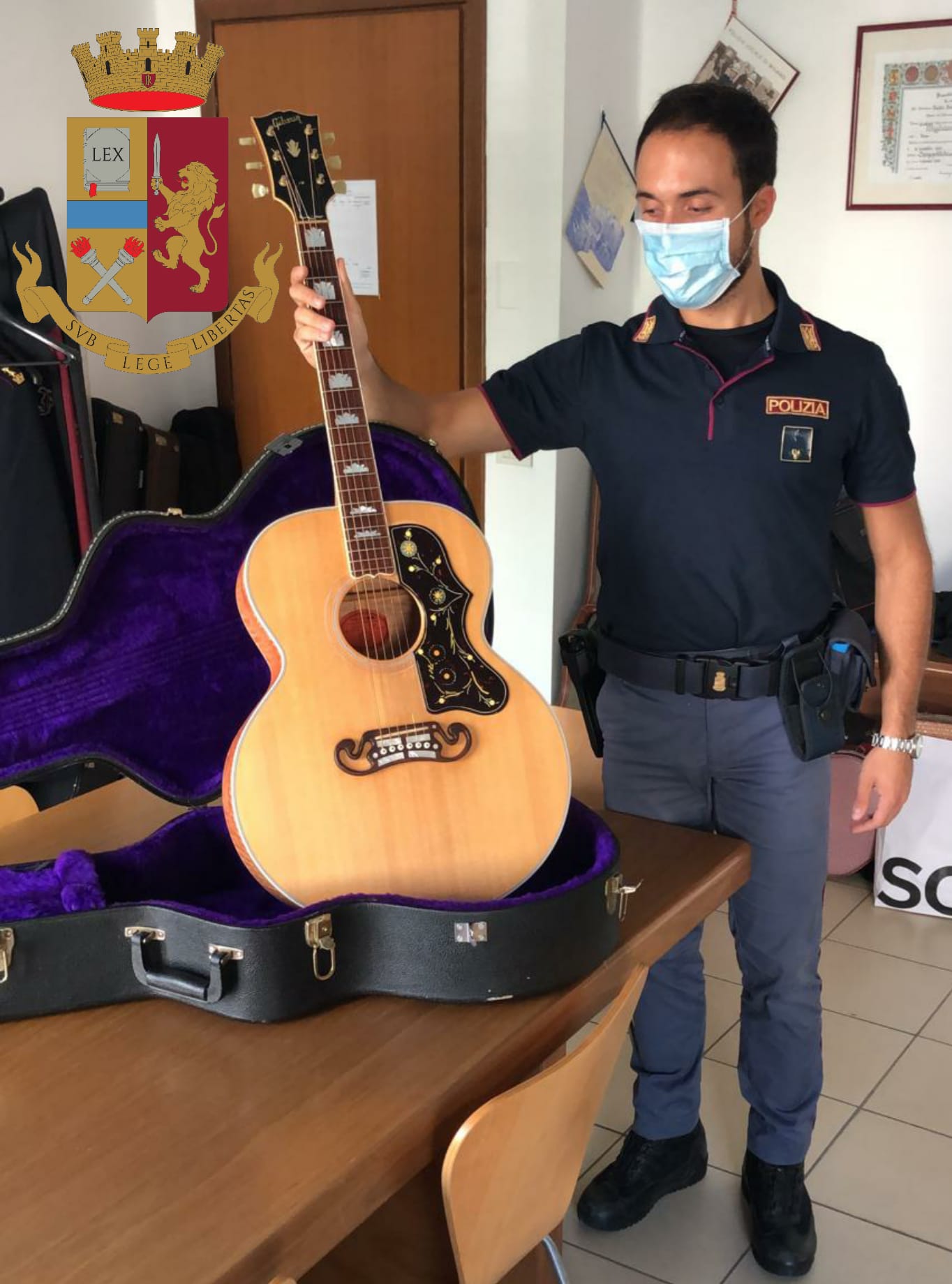20200909-foto-Sempione-chitarra-recuperata-Elvis-Presley-2