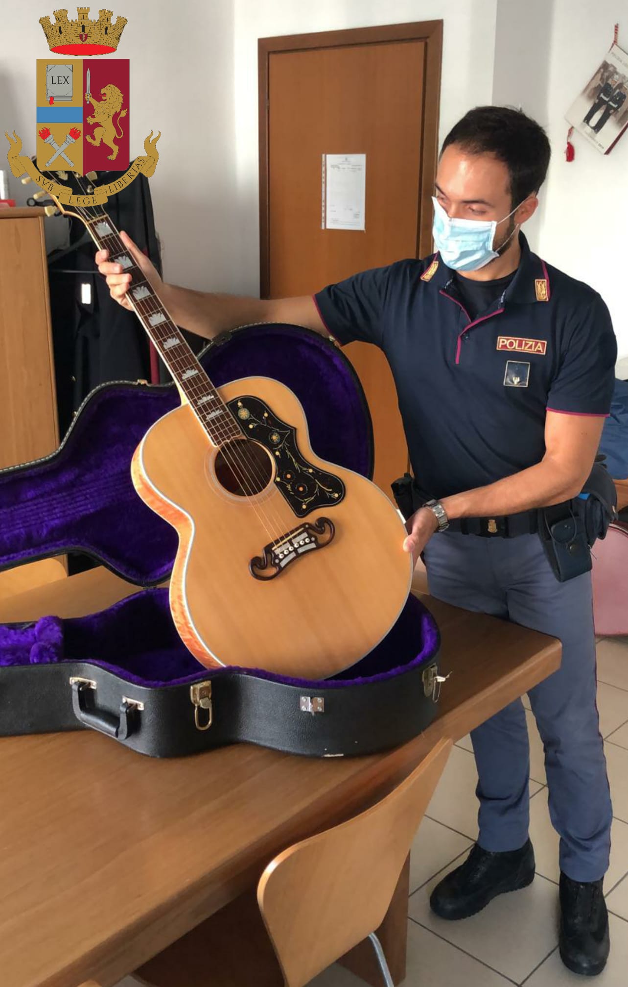20200909-foto-Sempione-chitarra-recuperata-Elvis-Presley-3