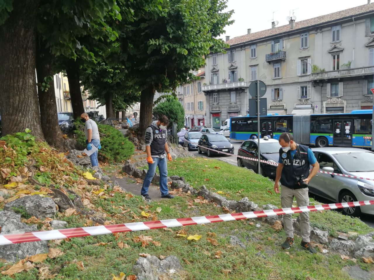 Orrore a Como, parroco ucciso a coltellate in piazza