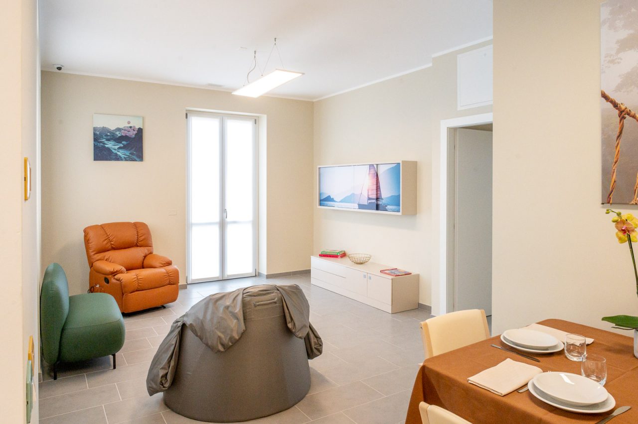 sacra famiglia appartamenti blu home taglio del nastro