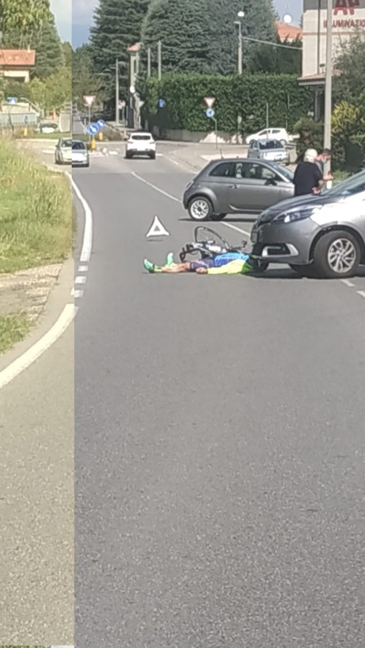 Ciclista investito sul cavalcavia a Turate