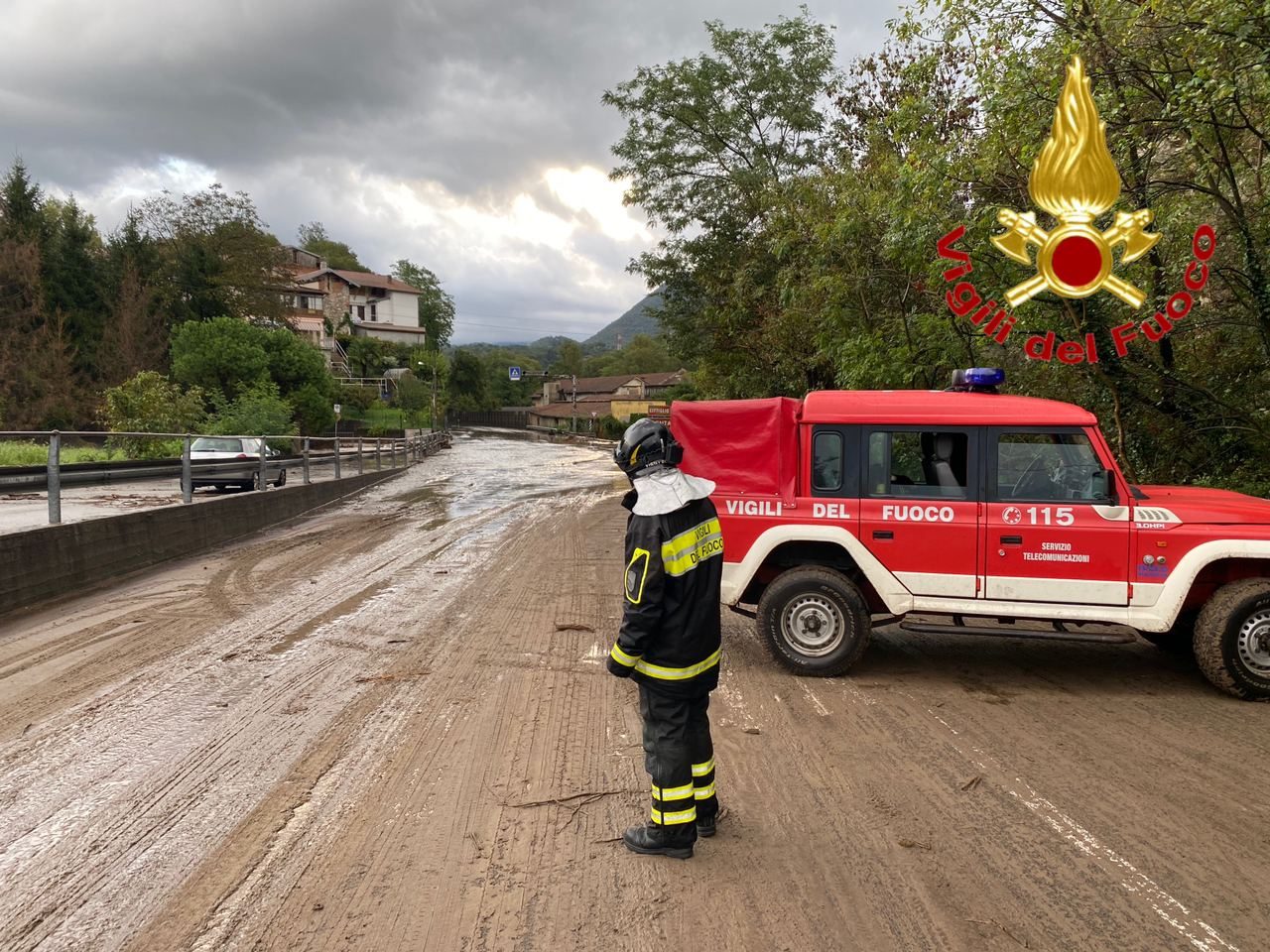 Maltempo, decine di interventi dei Vigili del Fuoco. Sette famiglie evacuate a Luvinate