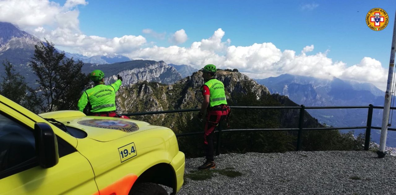Tragedia in montagna: 82enne di Caronno Pertusella precipita e muore