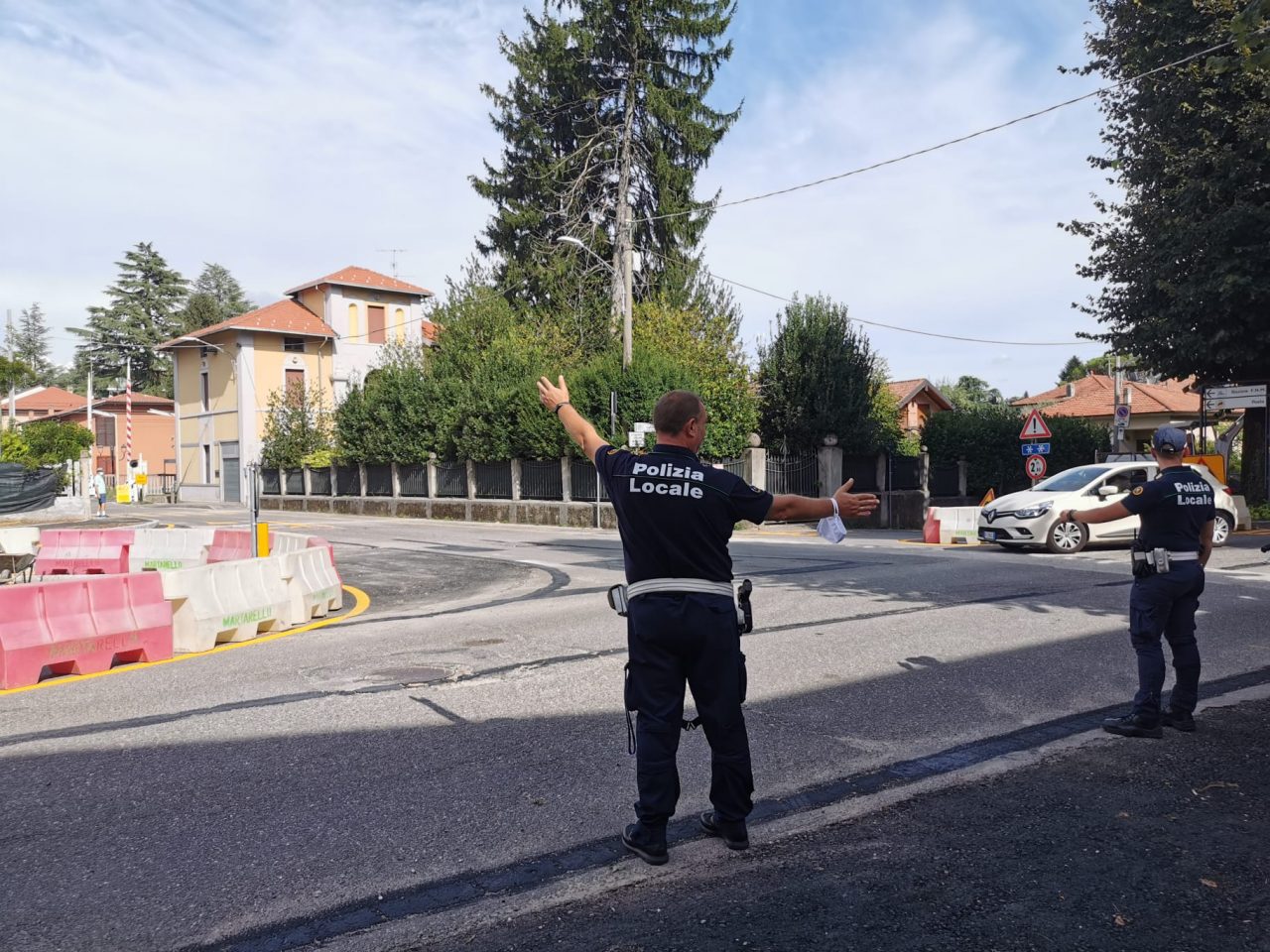 Rotonda di via Crestani: aperta al traffico