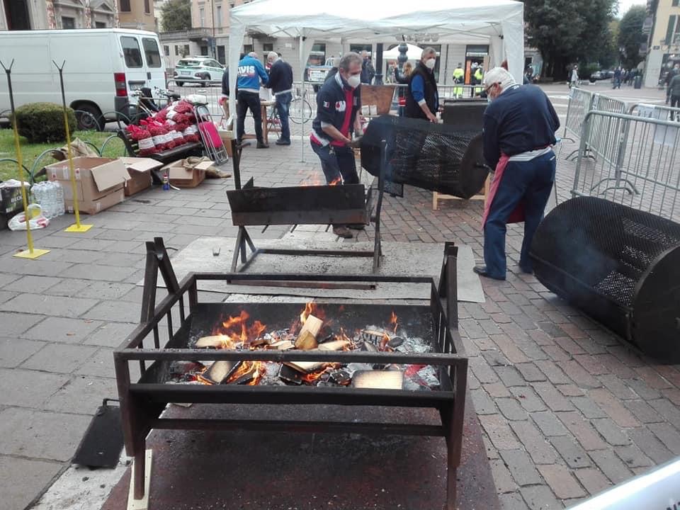 Castagnata avisina a Saronno un successo