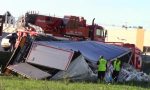 Tir fuori strada lungo la A9 fra Saronno e Turate si ribalta nel campo FOTO