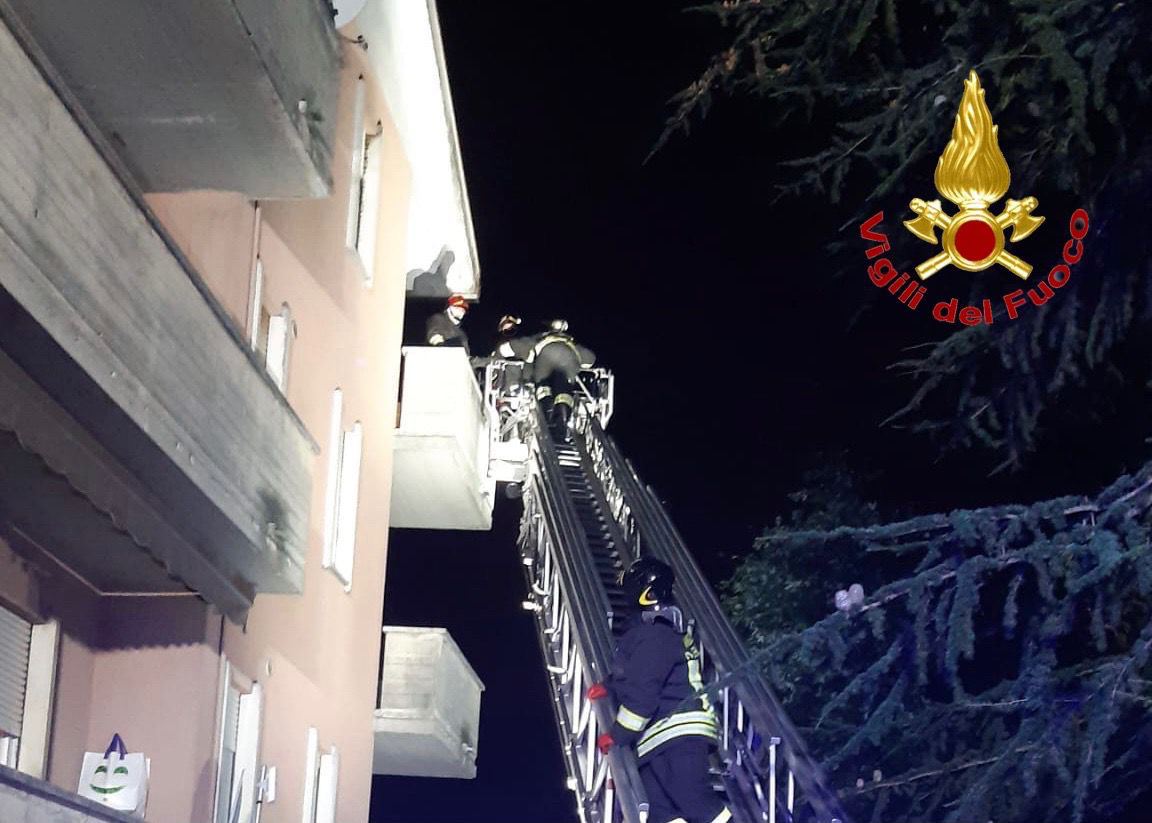 Appartamento in fiamme a Cassano Magnago