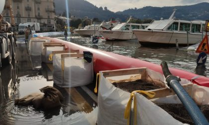 Lago di Como esondato, la piazza è stata quasi interamente prosciugata dalle idrovore