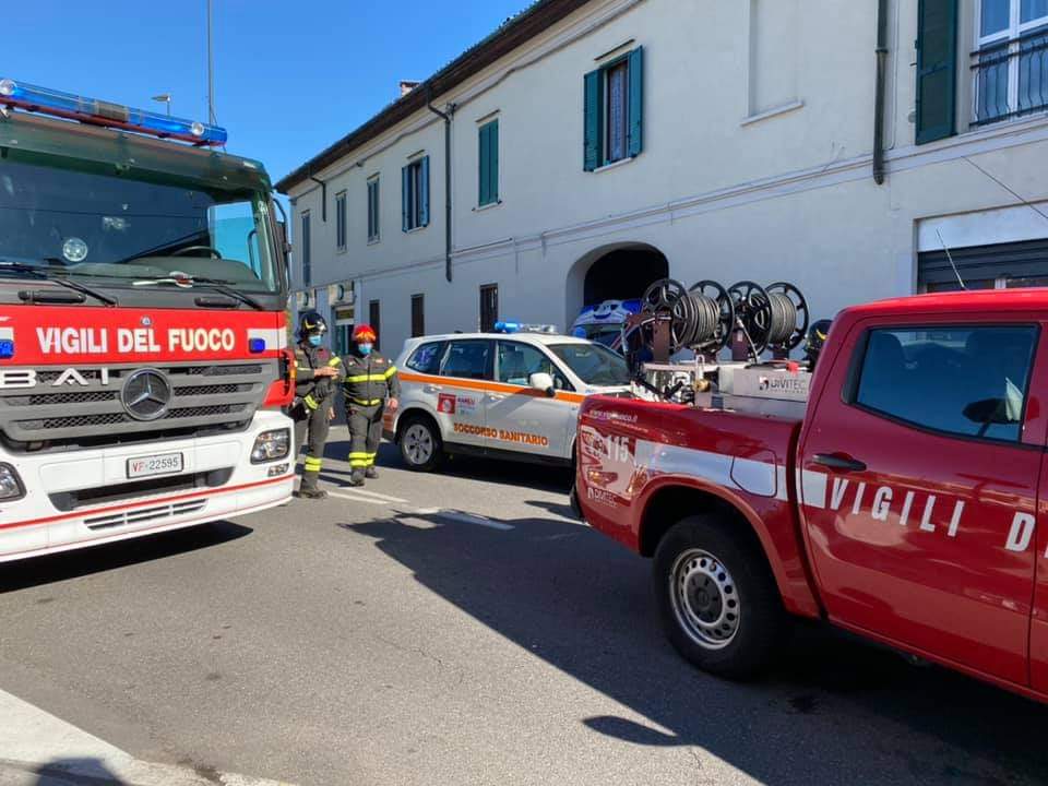 Crolla il ballatoio a Gerenzano: donna ferita