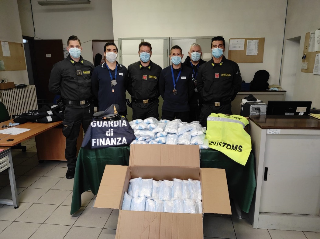 Oltre un milione e mezzo di mascherine cinesi senza documentazione sequestrate dalla Finanza