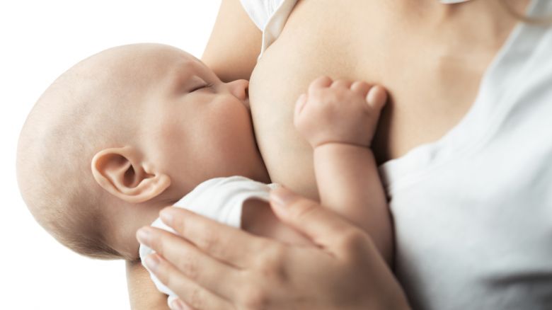 Settimana mondiale per l’allattamento materno: sicuro, anche col Covid