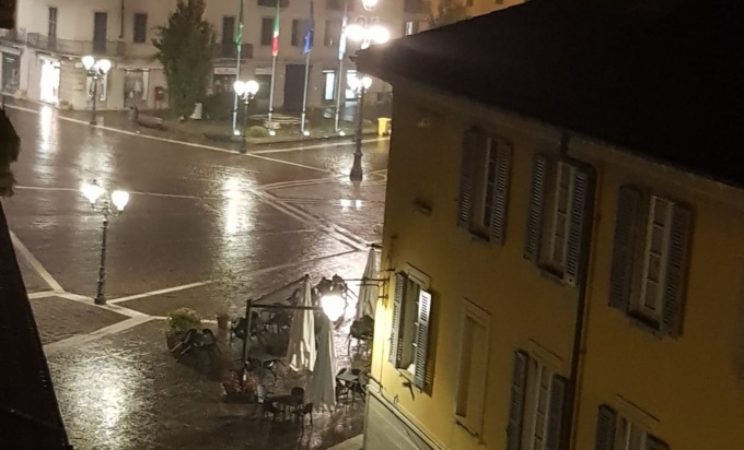 L’8 dicembre è arrivato anche a Saronno. E le luminarie?