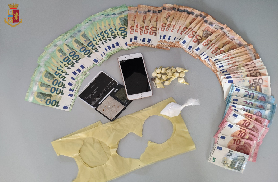 Vendeva hashish e cocaina nel centro storico di Varese: arrestato 25enne