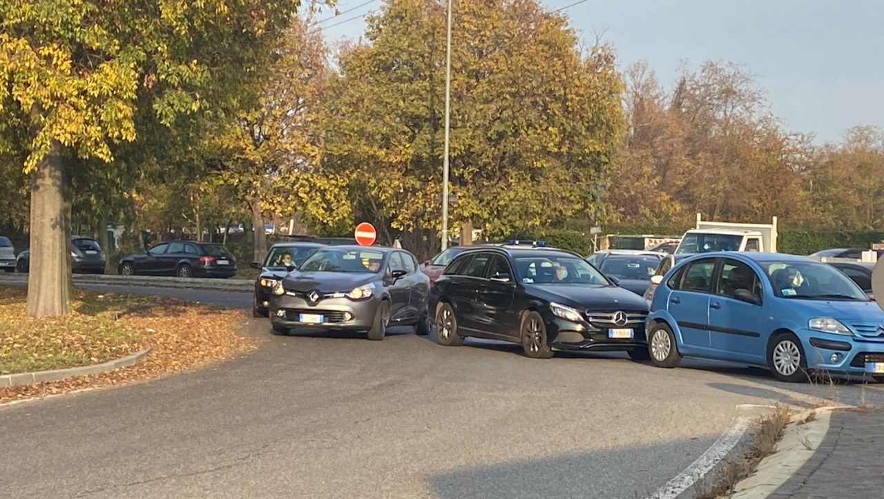 Malpensafiere, traffico e code per i tamponi continuano FOTO