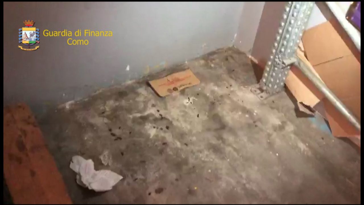 alimenti scaduti e mal conservati