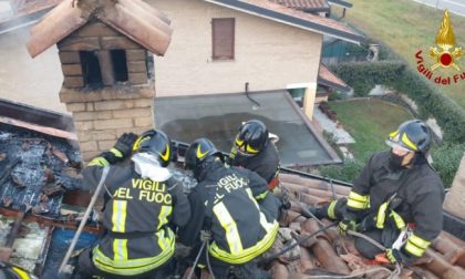 Incendio tetto, Vigili del Fuoco in azione a Misinto