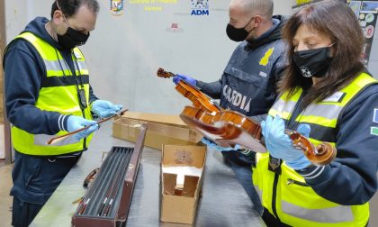 Violini di pregio e contanti nel bagaglio a Malpensa: passeggero giapponese denunciato per tentato contrabbando