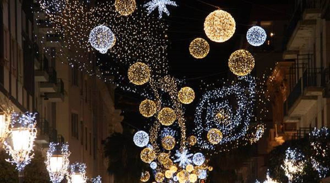 “Ridiamo colore al Natale” idee e progetti sul tavolo della commissione consiliare